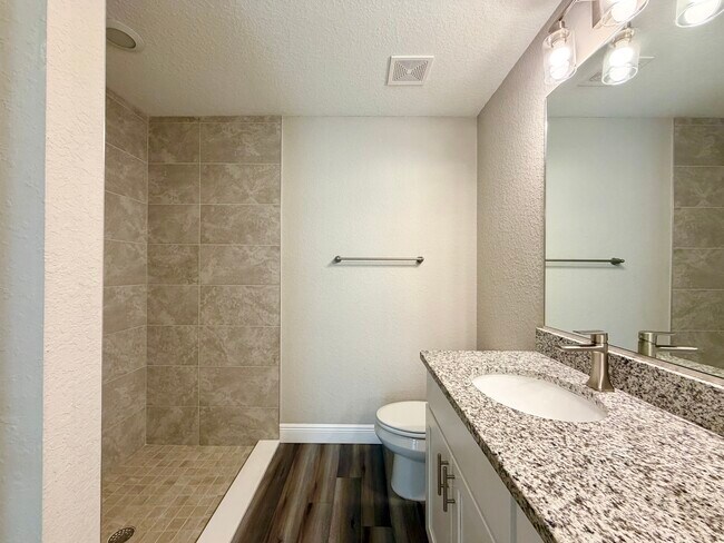 Foto del edificio - 210 Marion Oaks Ln