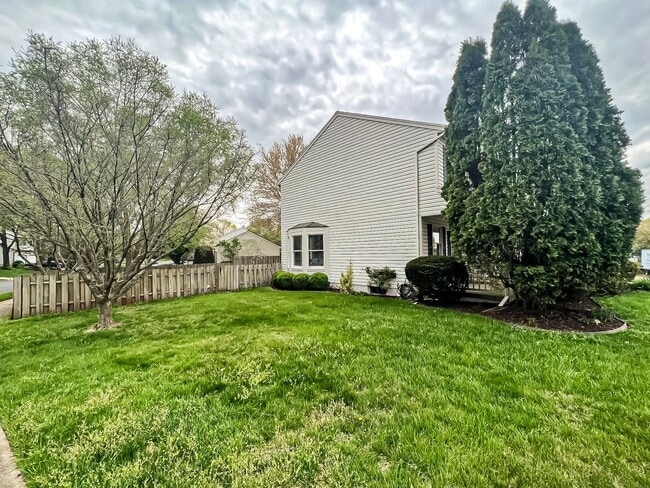 Building Photo - Beautiful and Spacious 4 Bedroom 2.5 Bathr...