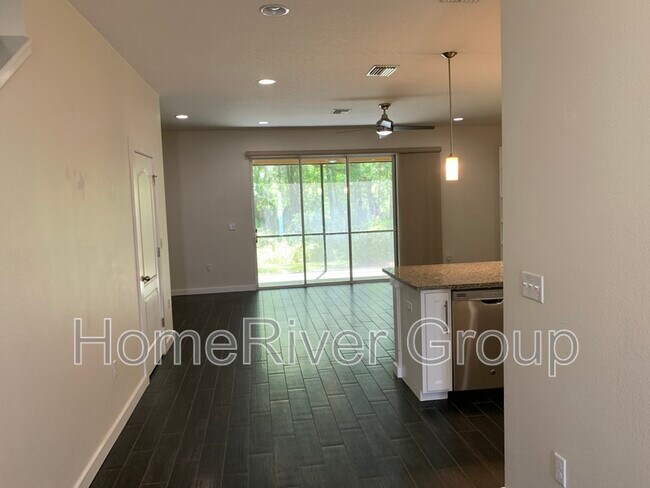 Foto del edificio - 8333 Pine River Rd