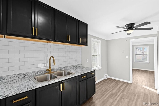 Building Photo - 19450 Heyden St