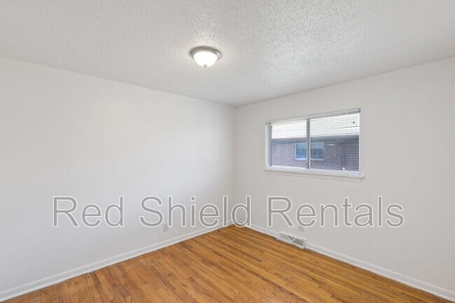 Foto del edificio - 944 Holmes Rd