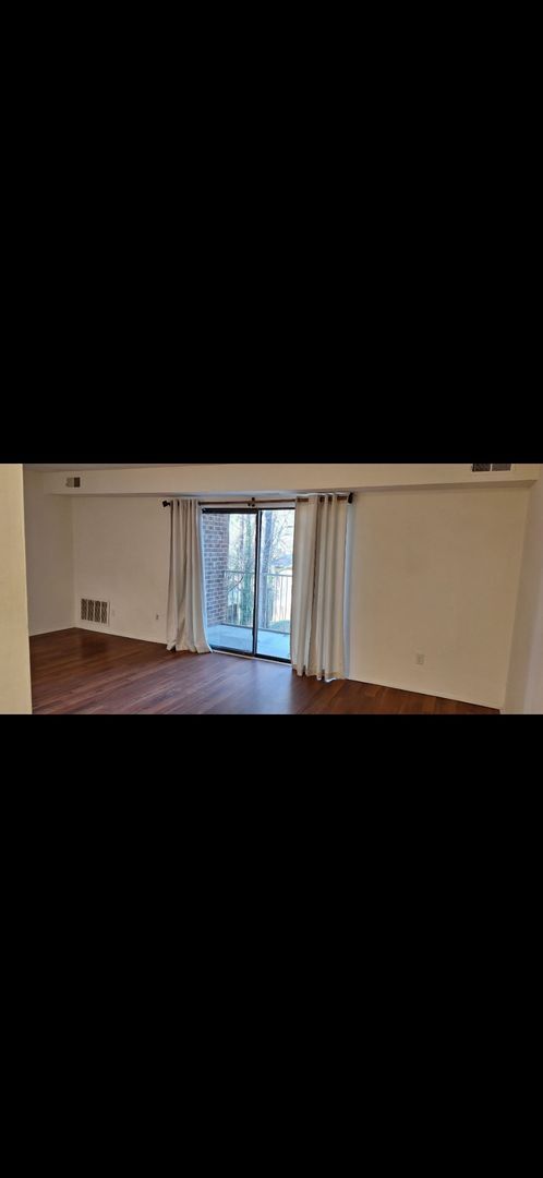 Foto del edificio - 2 Bedroom 1 1/2 Bath with Den, beautiful tree-lined property off Western Blvd in Raleigh.
