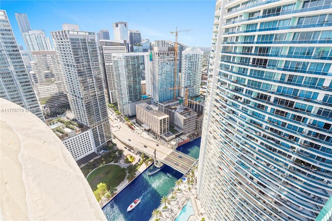 Foto del edificio - 300 Biscayne Blvd Way