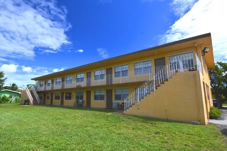 Primary Photo - Croissant Park Apartments