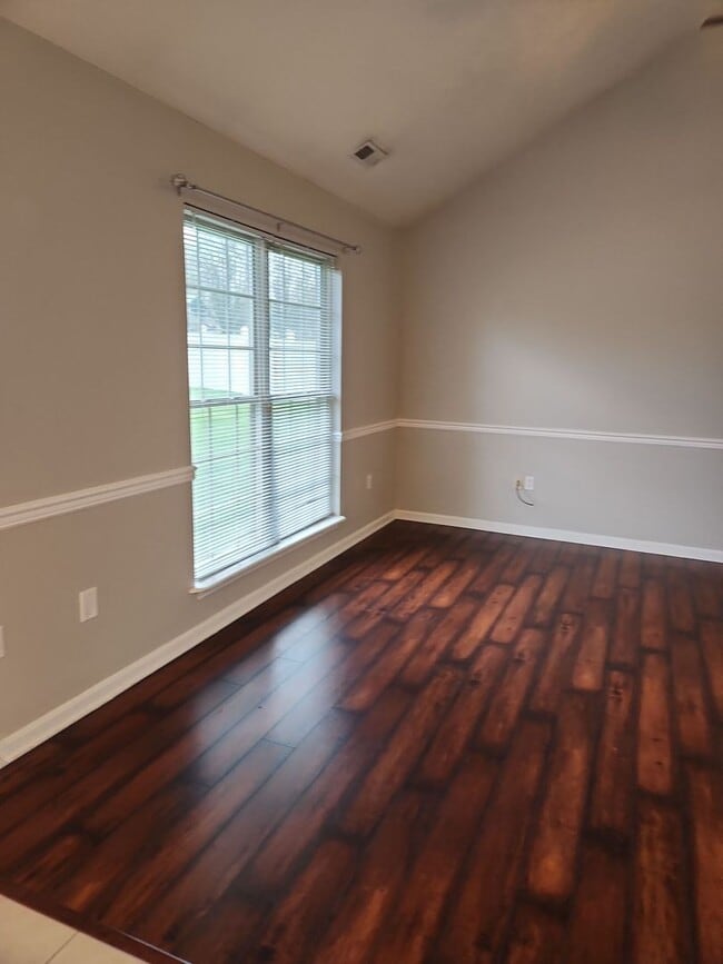 Building Photo - All Brick 4 bedroom, 2 Bath Home