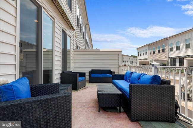 Photo - spacious 3-bedroom, 2 full and 2 half bathroom residence House