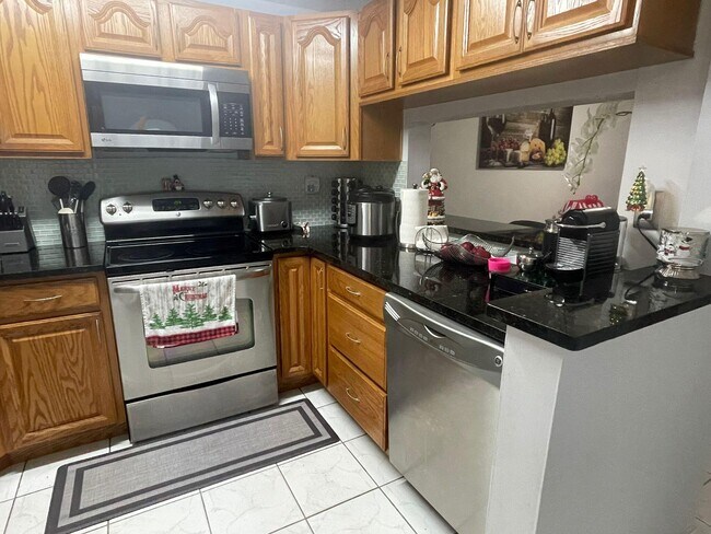 Foto del edificio - 4366 W 11th Ct