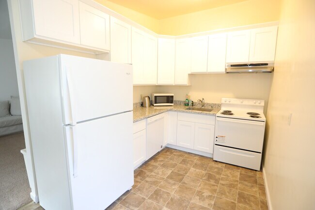 Building Photo - 615 Alpha Ct