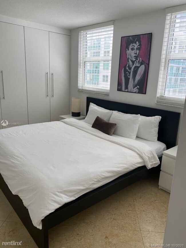 Foto del edificio - 1200 Brickell Bay Dr