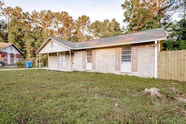Building Photo - 6600 Cove Cir