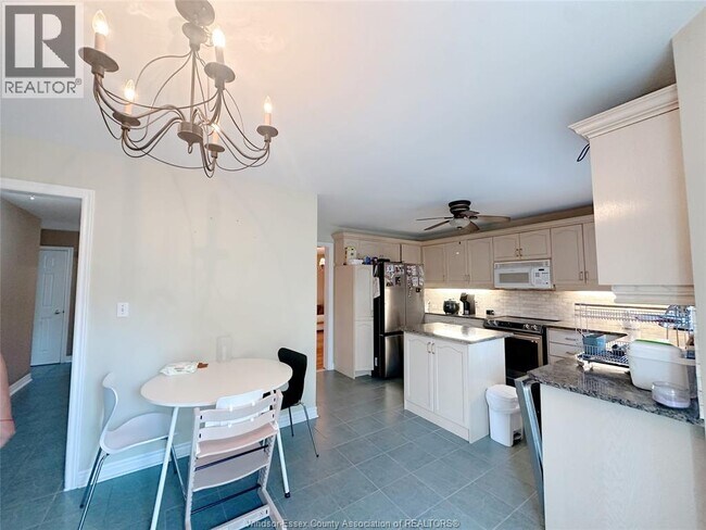 Building Photo - 940 Greenpark Blvd