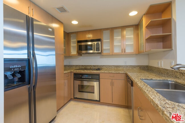 Foto del edificio - 13700 Marina Pointe Dr