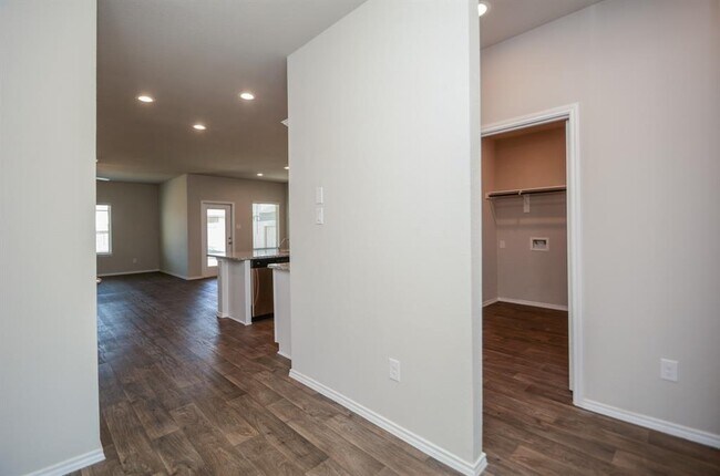 Building Photo - 13990 Fort Ward Way
