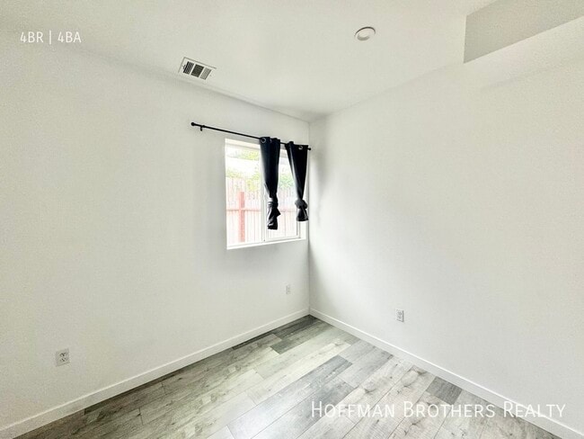 Building Photo - 158 Mariposa Ave