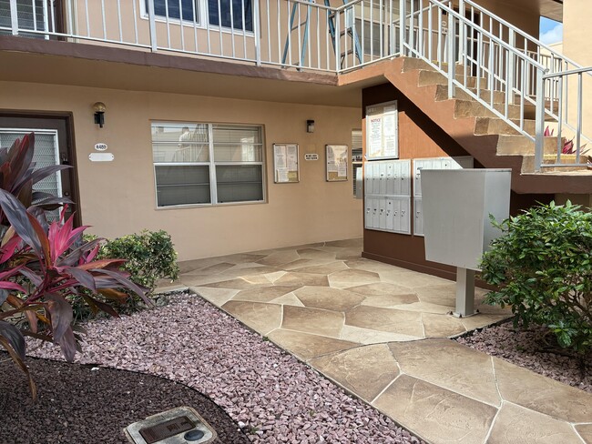 Foto del edificio - 489 Burgundy P