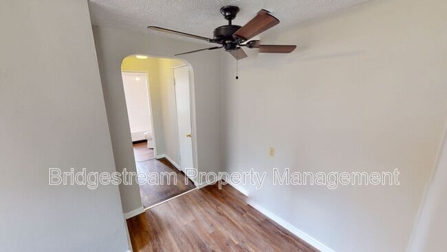Building Photo - 550 Wiltshire Blvd