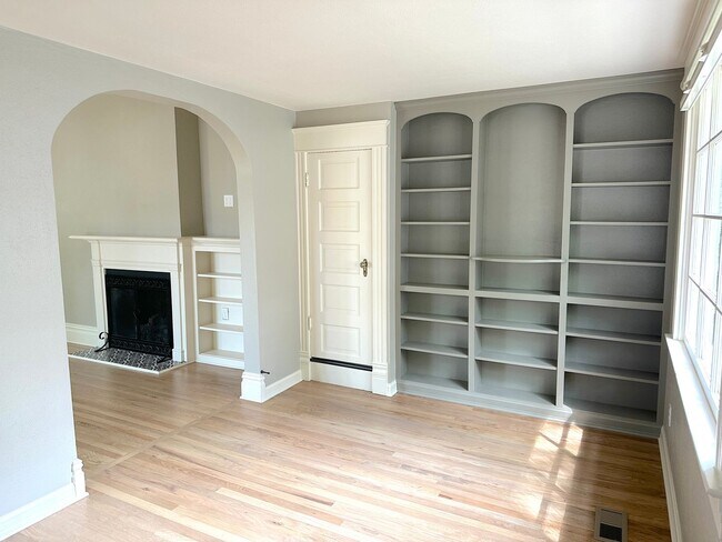 Building Photo - Beautiful 4- Bedroom North End Home
