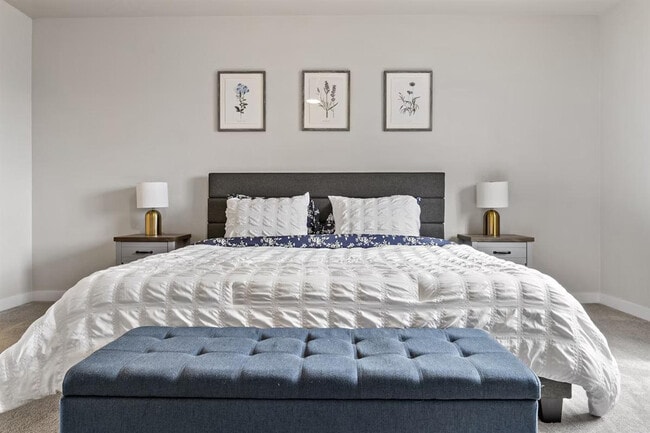 Building Photo - 2646 W Snyder St