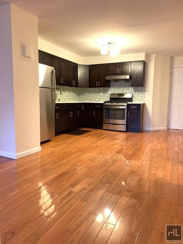 Primary Photo - 101 AVENUE