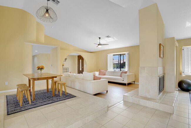 Building Photo - 79940 Kingston Dr
