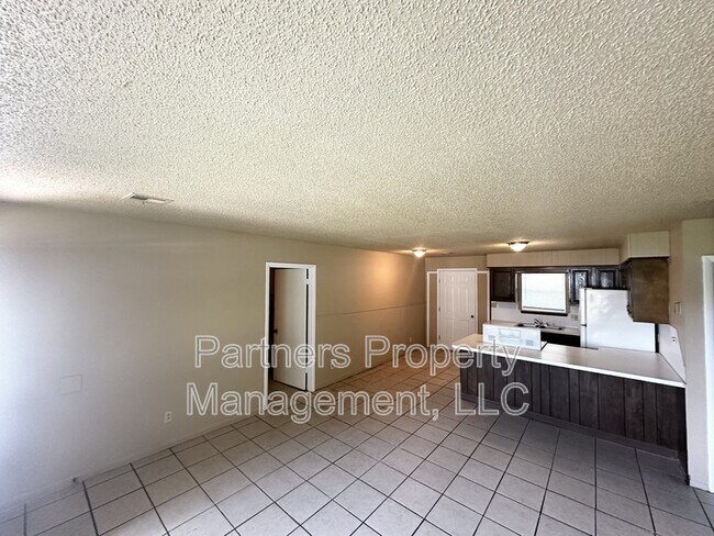 Foto del edificio - 111 N Pine Ave