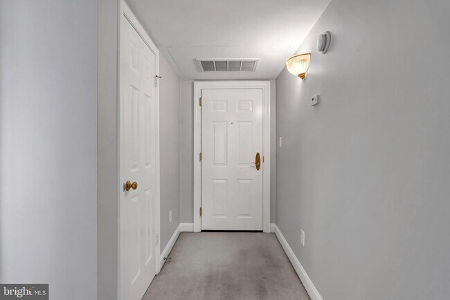 Foto del edificio - 612 Bashford Ln