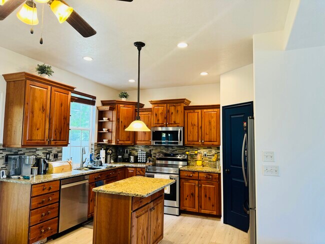 Building Photo - 14951 S Ox Cart Ln