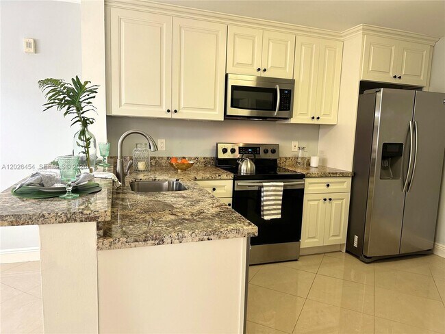 Foto del edificio - 10141 W Sunrise Blvd