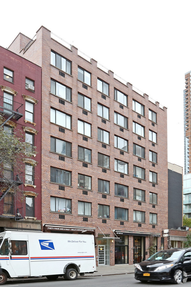 Building Photo - 614-626 Tenth Ave