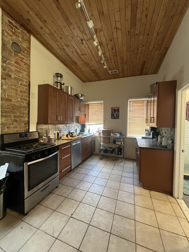 Foto del edificio - 2845 Gratiot Ave