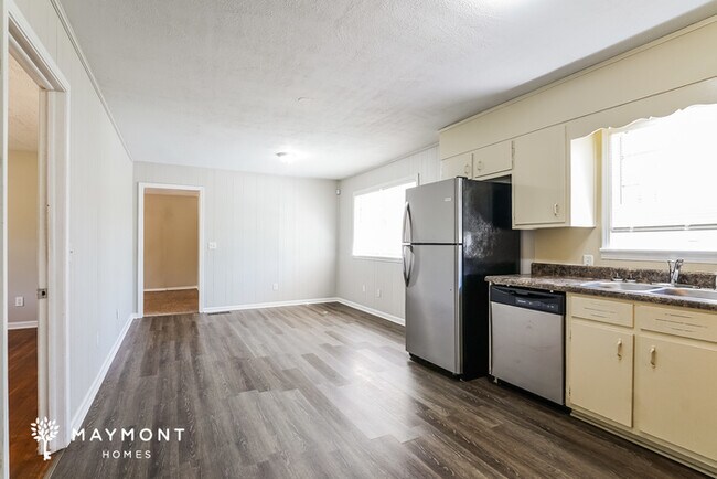 Building Photo - 1411 Bucks Dr
