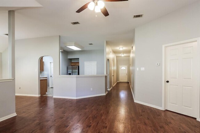 Building Photo - 21538 Forest Colony Dr