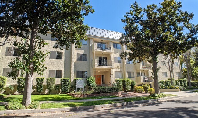Foto del edificio - 350 S Oakland Ave