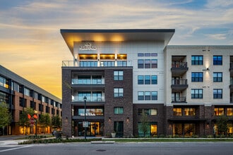 Building Photo - AMLI North Park