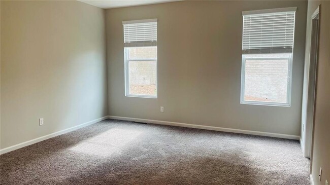 Foto del edificio - 381 Skylar Way SE