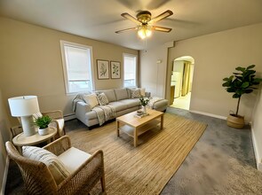 Building Photo - 220 Hill St