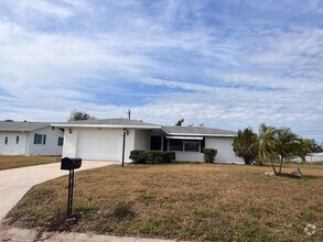 Building Photo - 253 Alsace Ave