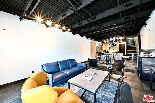 Foto del edificio - 916 Roswell Ave