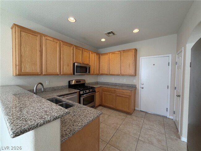Building Photo - 5553 Chapin Mesa Ave