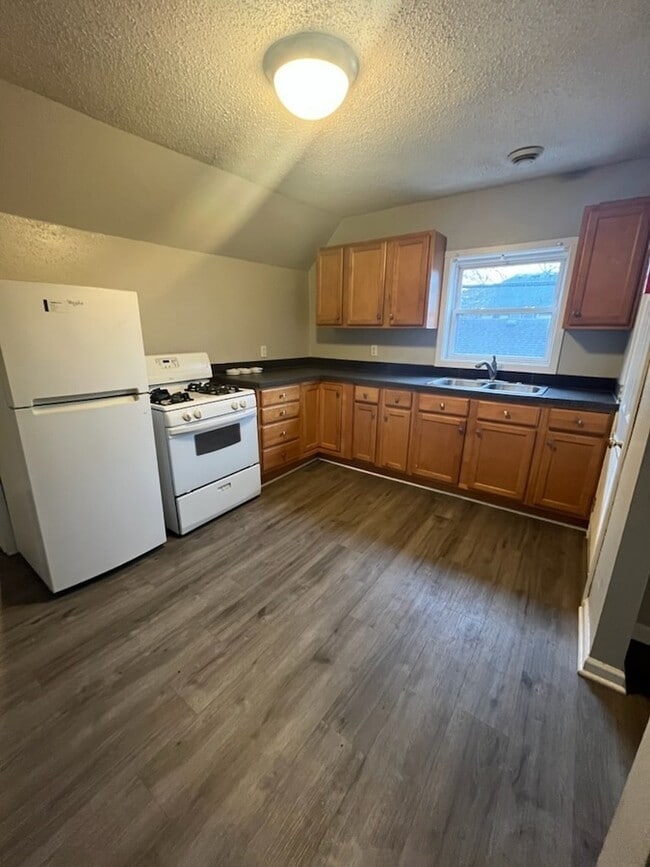 Building Photo - 710 Watson St SW