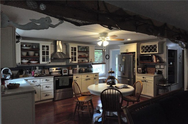 Building Photo - 10 Spindrift Dr