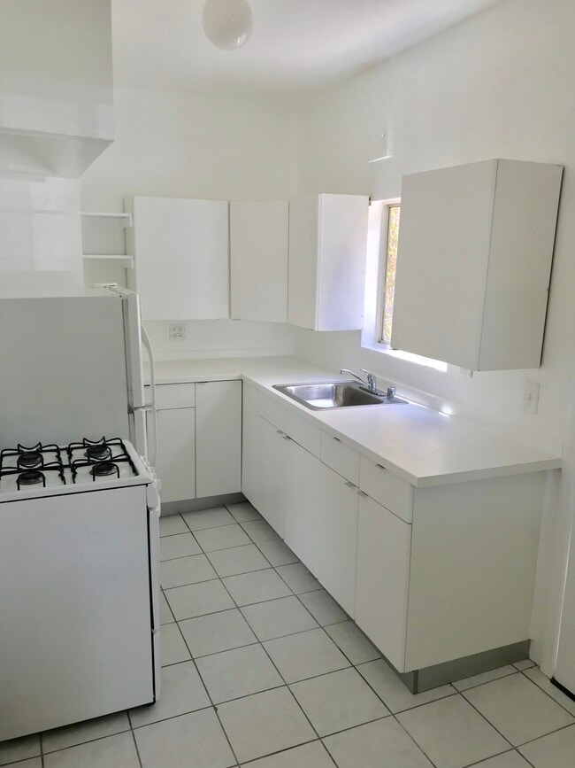 Building Photo - 1234 17th St