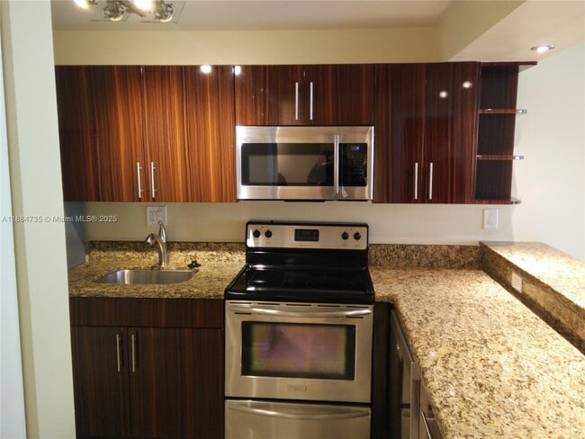 Building Photo - 3285 Foxcroft Rd
