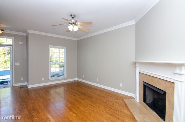 Building Photo - 2 br, 1.5 bath Townhome - 3002 Newport Valley