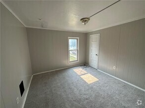 Building Photo - 113 E Lynde St