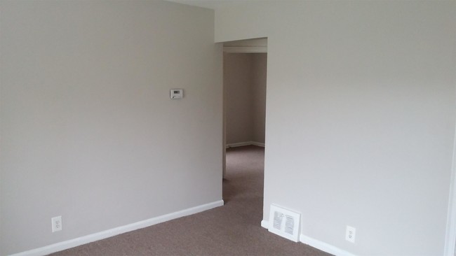 Foto del edificio - 2110 Ewald Cir