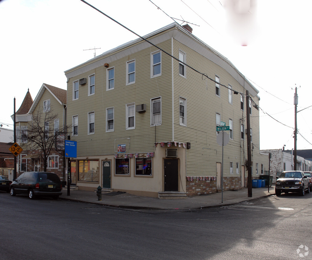 Building Photo - 180-182 Wilson Ave