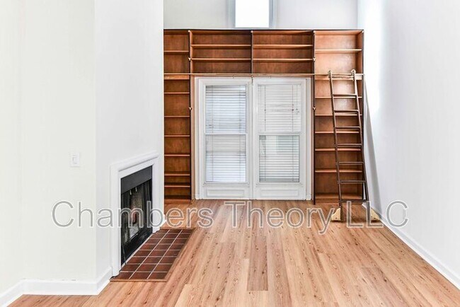 Photo - 115 N Lee St House