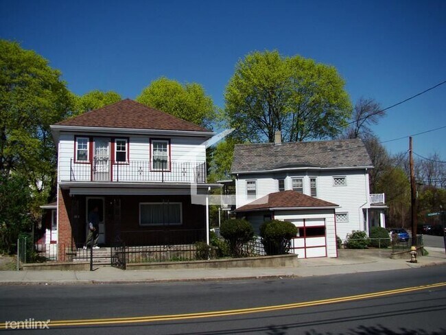Foto del edificio - 3 br, 1.5 bath House - 32 Brooks St # 35