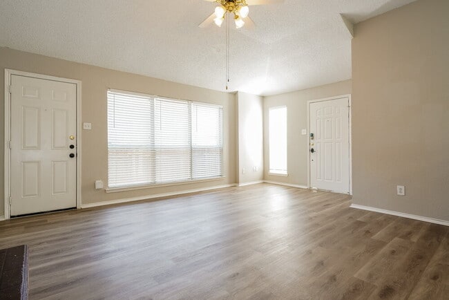 Building Photo - 10648 Towerwood Dr